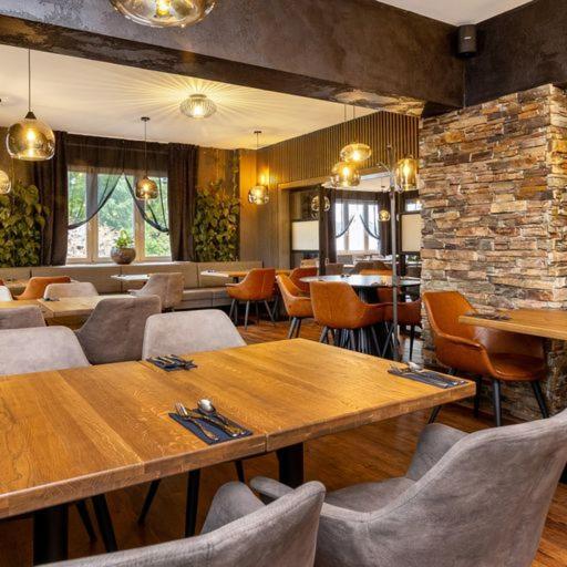 Garden Restaurant & Pension Pardubice Exterior foto